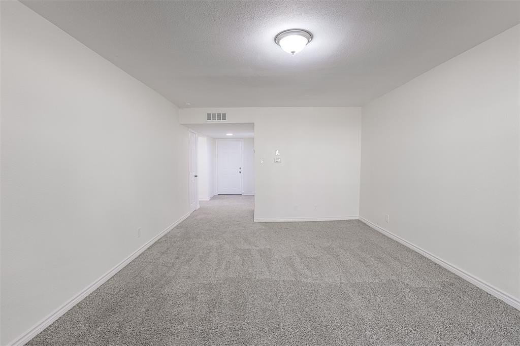 5055 Ridglea Ln #1105 - Photo 3 of 11