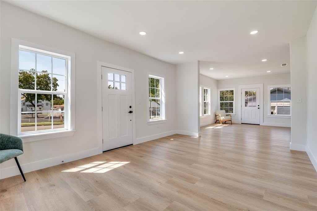 718 Grandview Ave - Photo 6 of 26