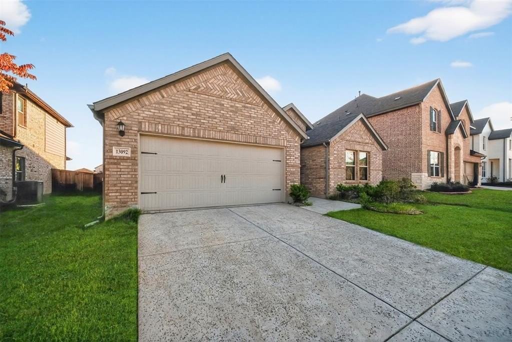 13092 Mizell Ln - Photo 3 of 32