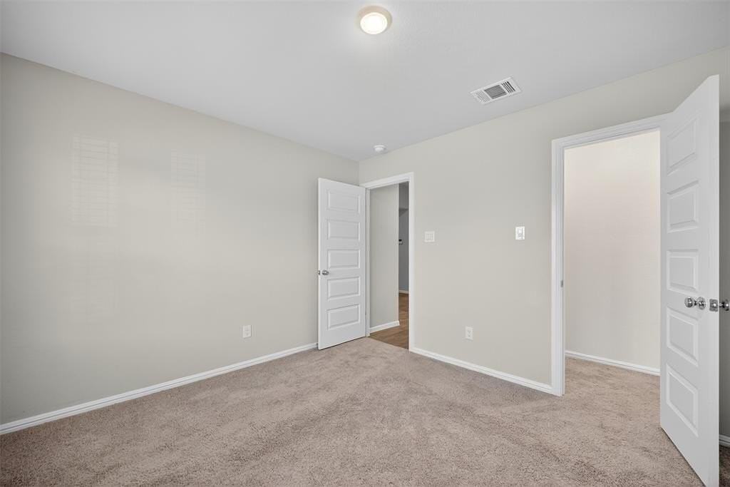 13092 Mizell Ln - Photo 7 of 32