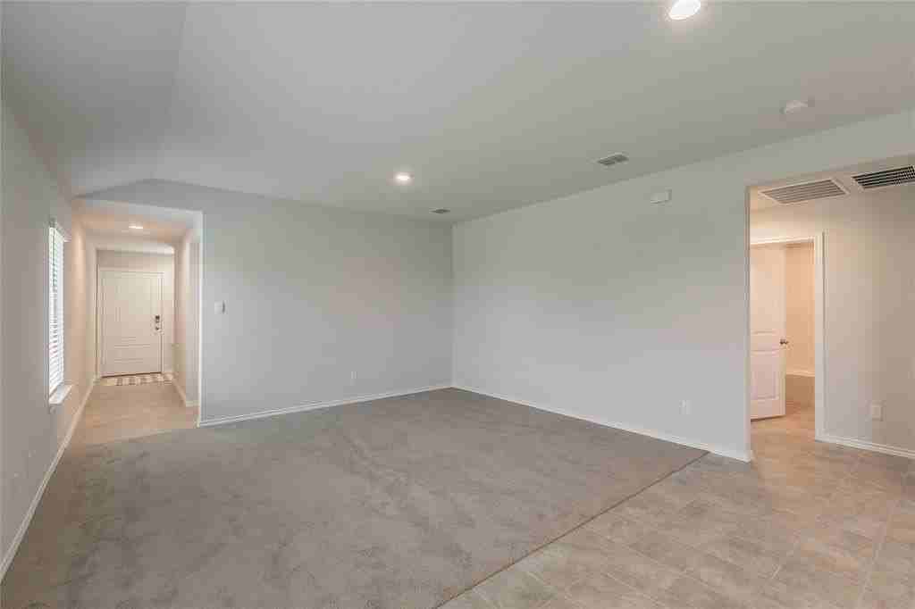 125 Driftoak Dr - Photo 7 of 33