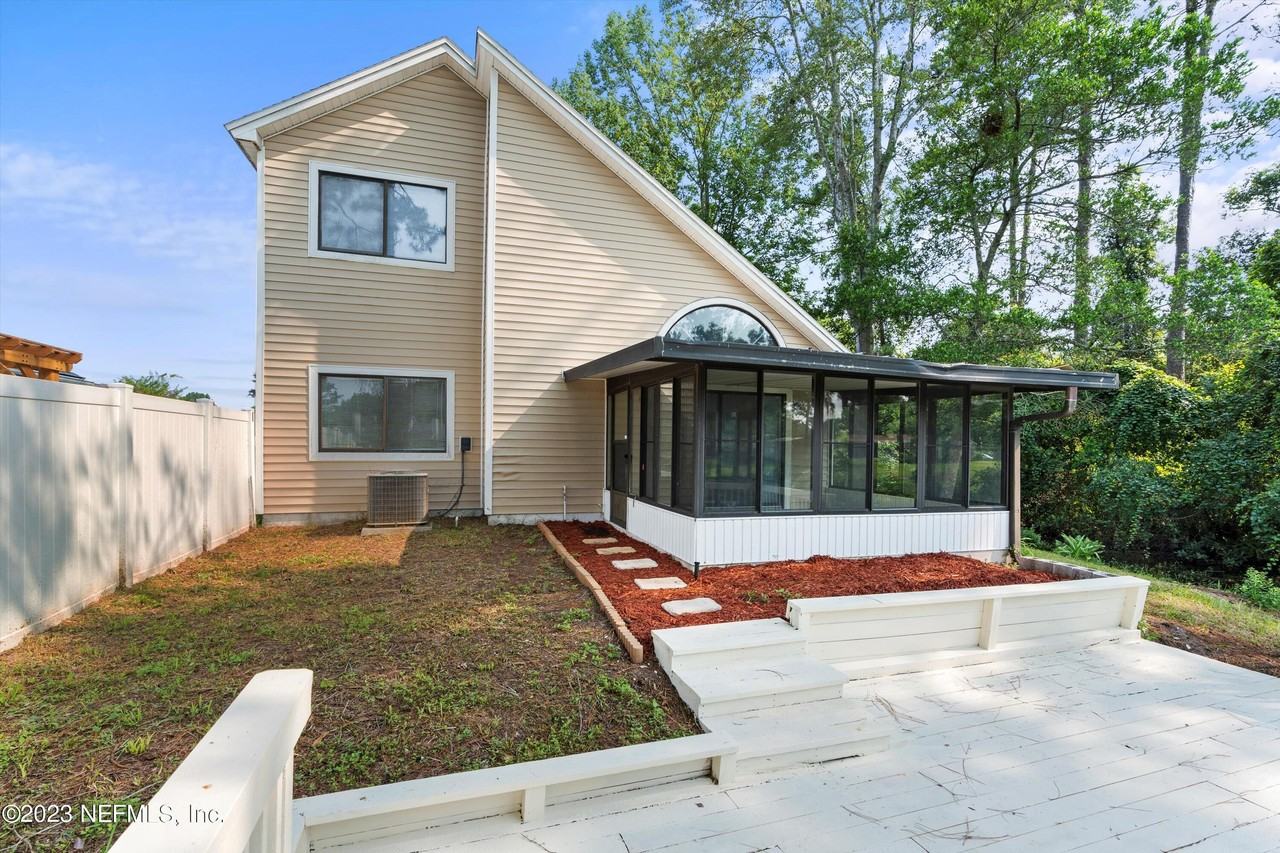 10538 Broomsedge Ct - Photo 3 of 25