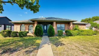 813 Sandhurst Dr - Photo 1 of 1