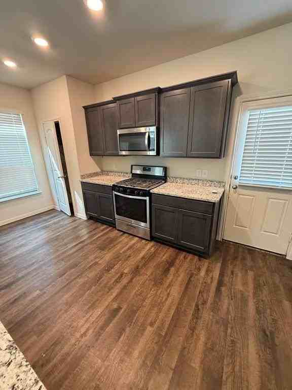 837 Clark Dr - Photo 3 of 28