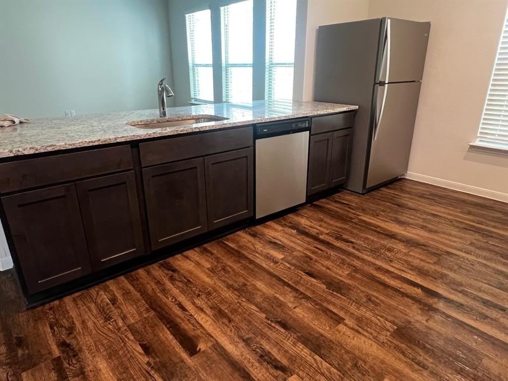 837 Clark Dr - Photo 4 of 28