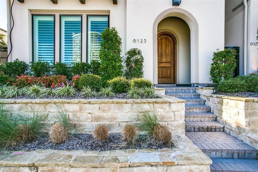 6125 Preserve Dr - Photo 2 of 25