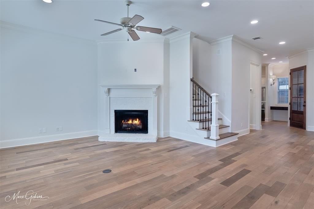 1930 Chestnut Park Ln - Photo 2 of 21