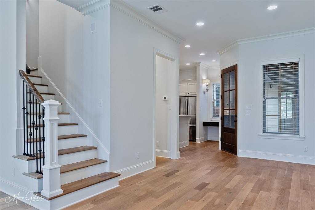 1930 Chestnut Park Ln - Photo 5 of 21