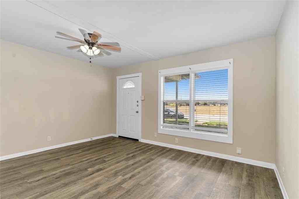 122 Ramsey Ave #124 - Photo 4 of 16