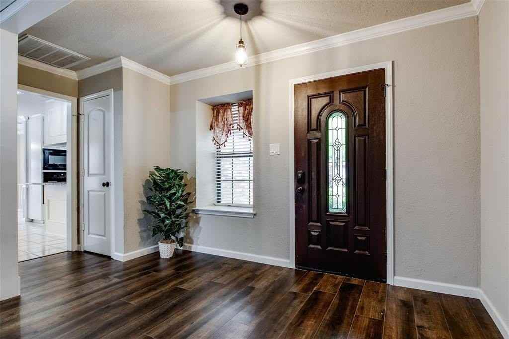 8966 Hialeah Cir S - Photo 3 of 24