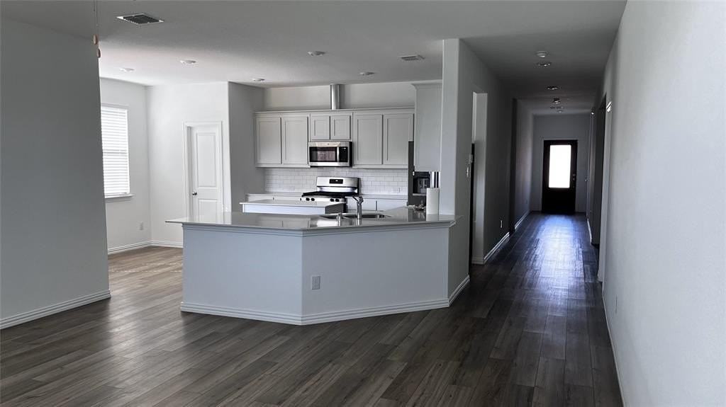 620 Truman St - Photo 6 of 24