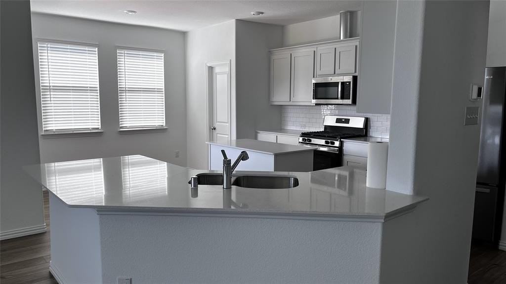 620 Truman St - Photo 7 of 24