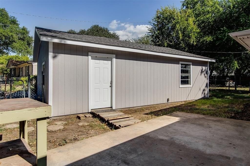 614 Blueberry Ln - Photo 4 of 29