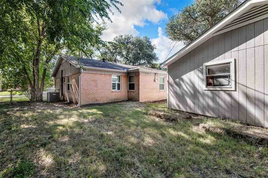 614 Blueberry Ln - Photo 6 of 29