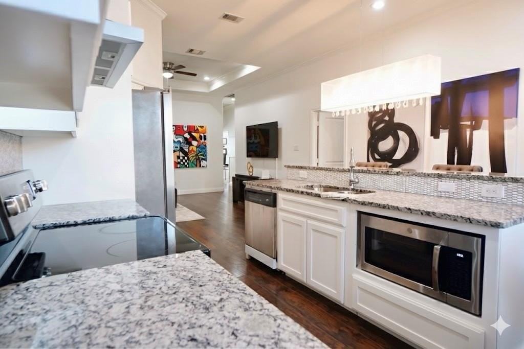 1439 Stella Ave - Photo 6 of 13