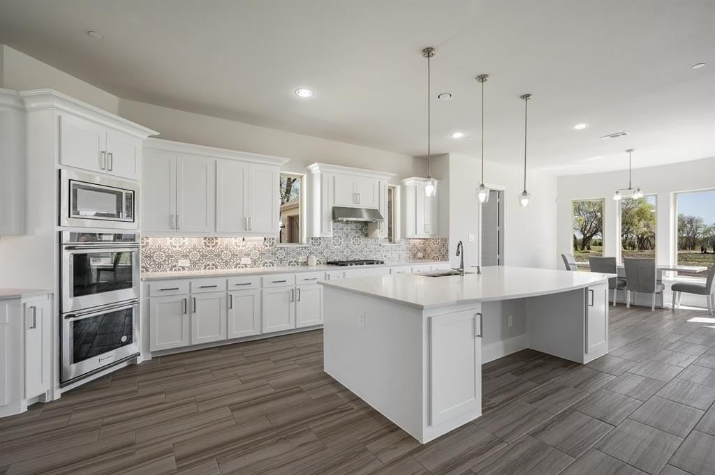 1405 Gairloch Dr - Photo 4 of 38