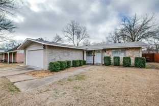811 Brentwood Ln - Photo 1 of 1