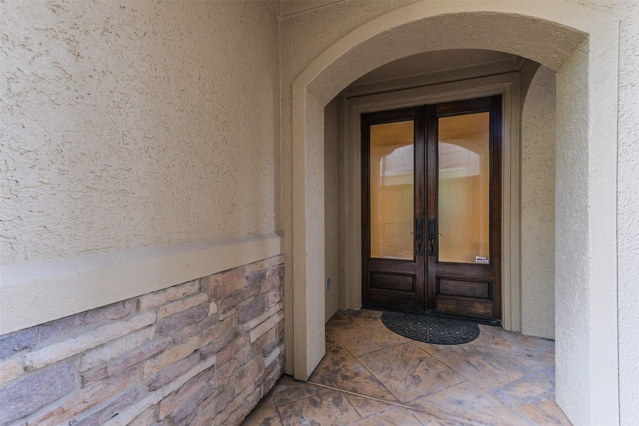 407 W Bell St - Photo 5 of 49