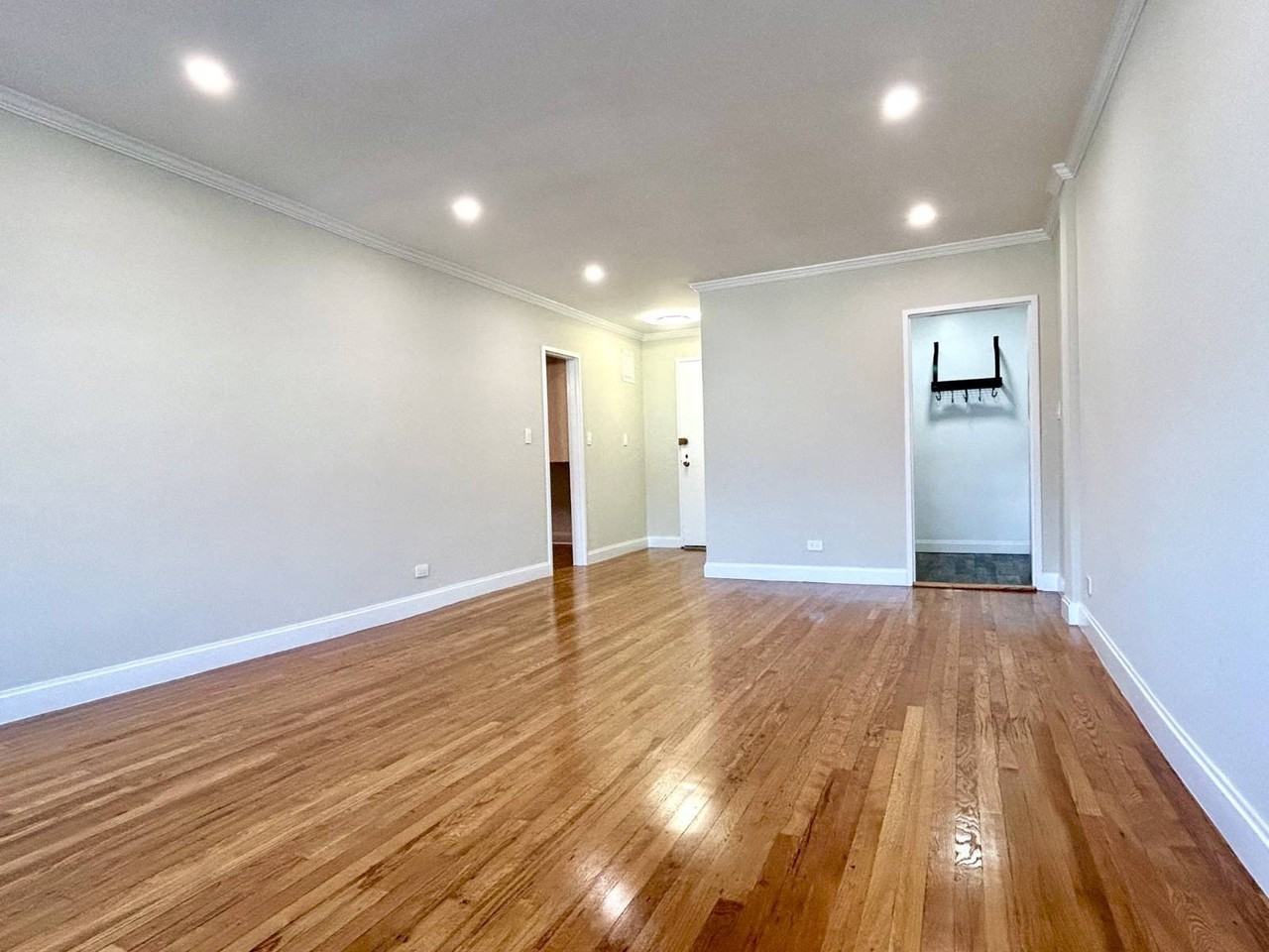 5730 Mosholu Ave #3C - Photo 2 of 6