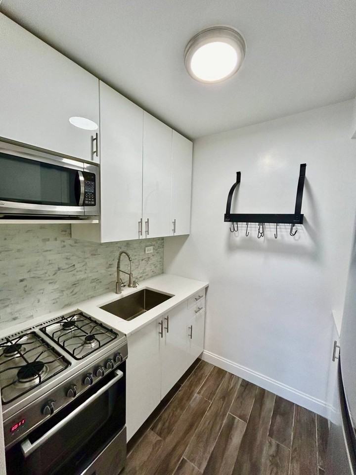 5730 Mosholu Ave #3C - Photo 4 of 6