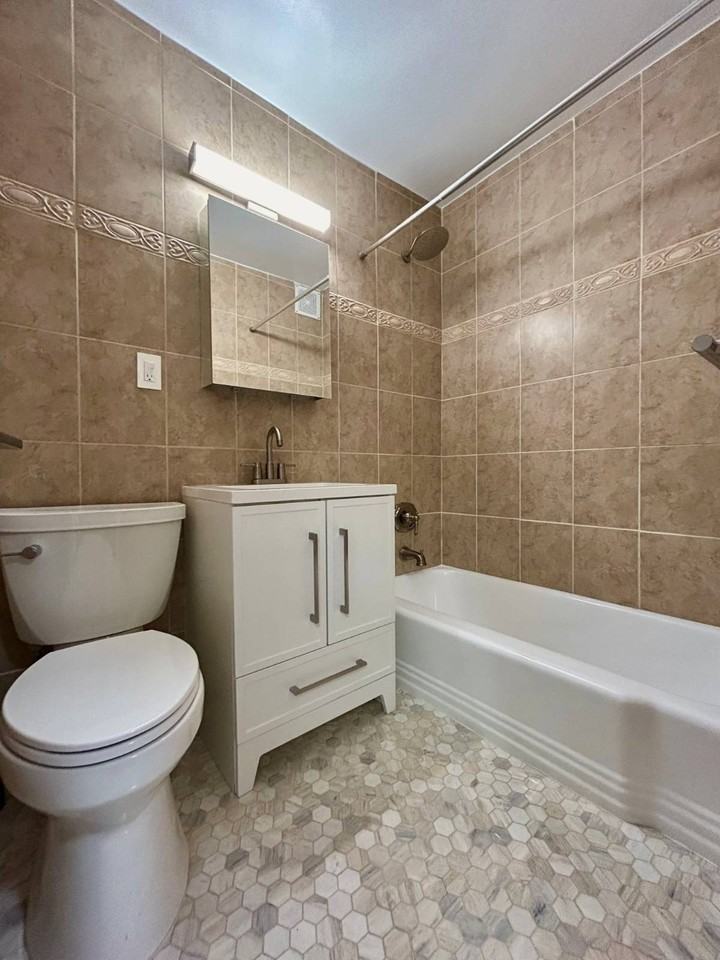 5730 Mosholu Ave #3C - Photo 5 of 6