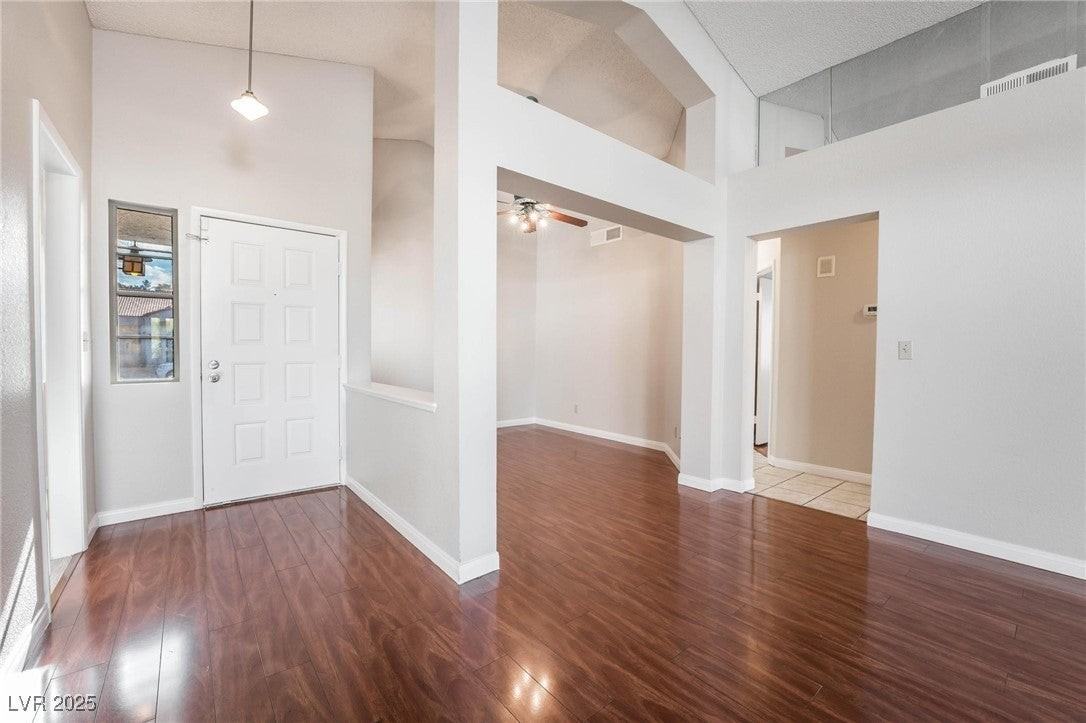 1324 Sun Point Dr - Photo 6 of 38