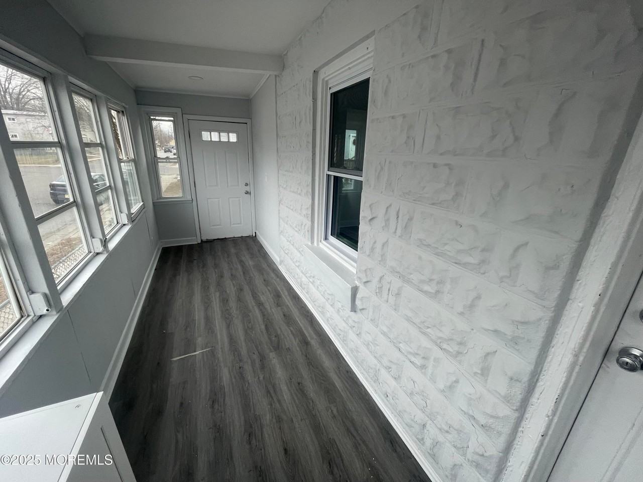 405 Myrtle Ave - Photo 2 of 11