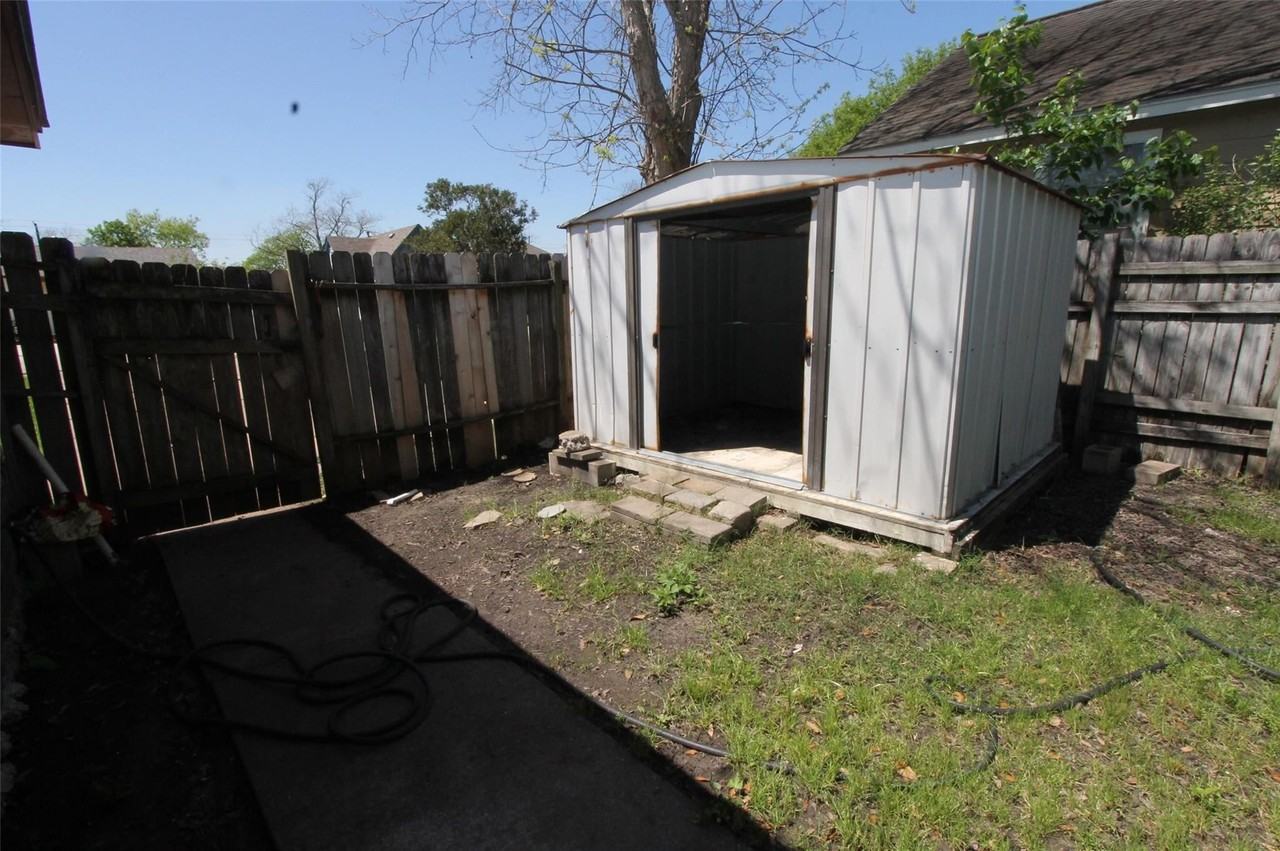 119 S Brownell St - Photo 6 of 12