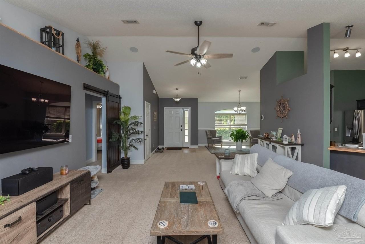 3080 Palm St - Photo 5 of 28