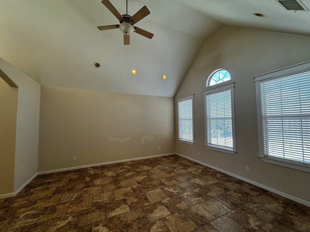 1501 Pueblo - Photo 4 of 22