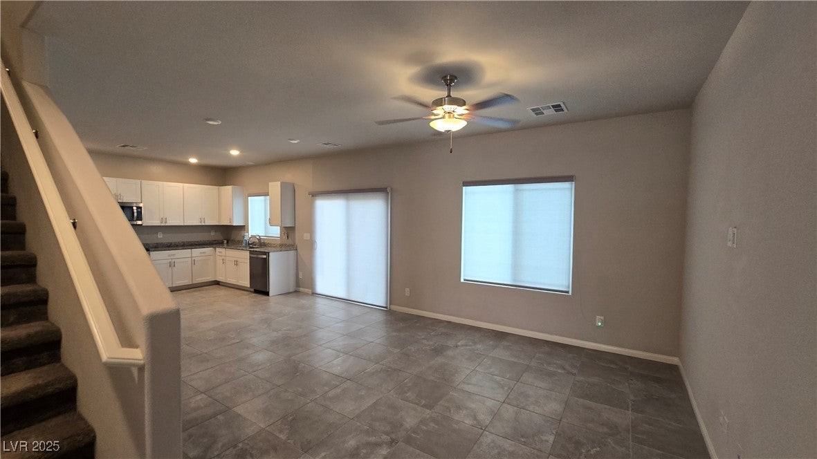 4494 Lantern Point Avenue - Photo 6 of 35