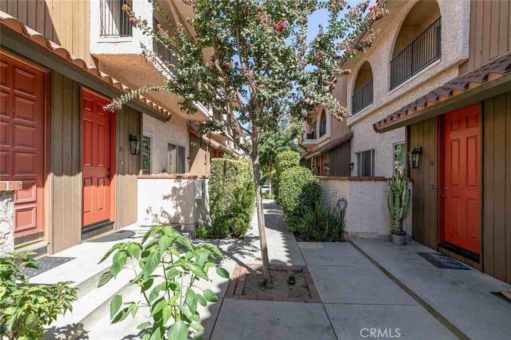 1711 Grismer Avenue - Photo 4 of 50