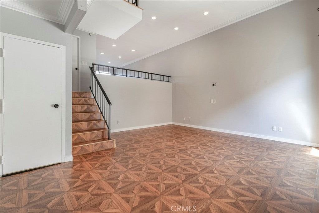 1711 Grismer Avenue - Photo 5 of 50