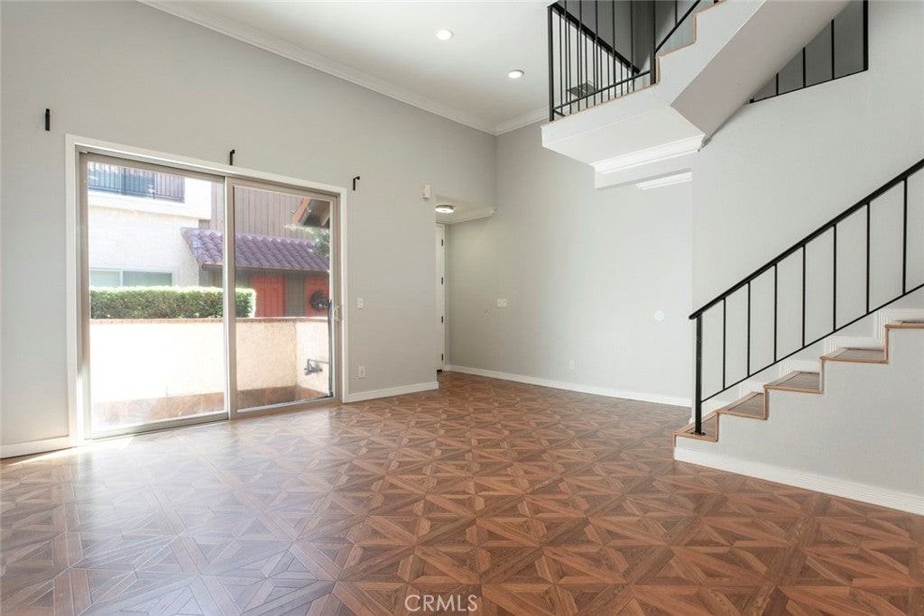 1711 Grismer Avenue - Photo 7 of 50