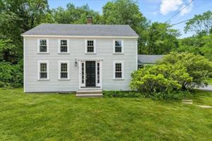 featured image of 105 N Main St