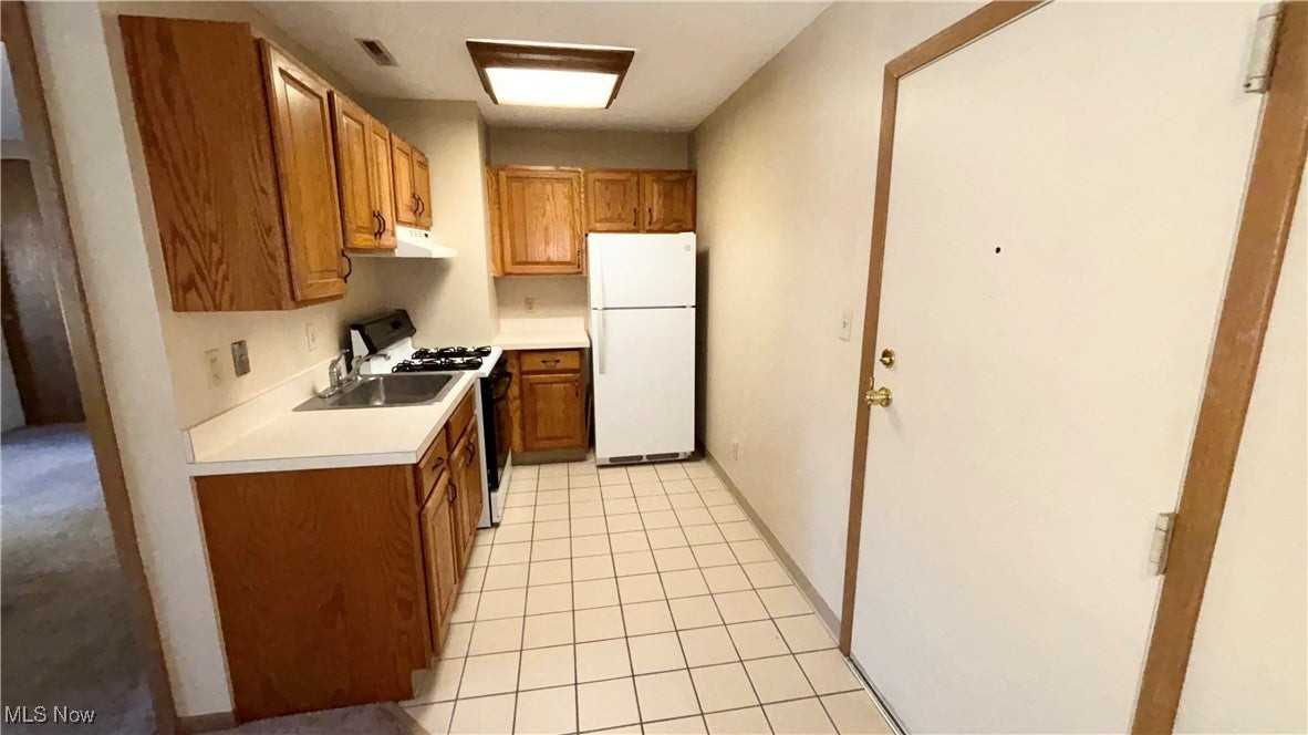 25735 Lorain Road - Photo 5 of 15