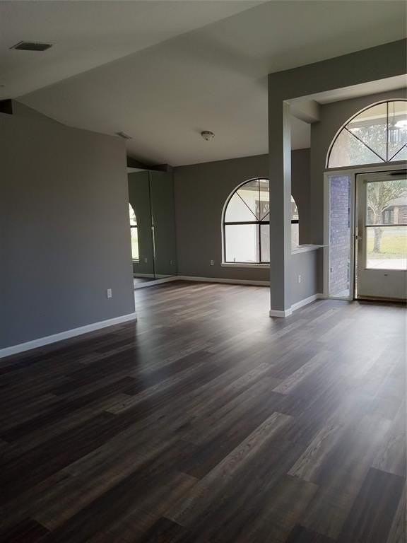 108 Greentree Ln - Photo 4 of 17