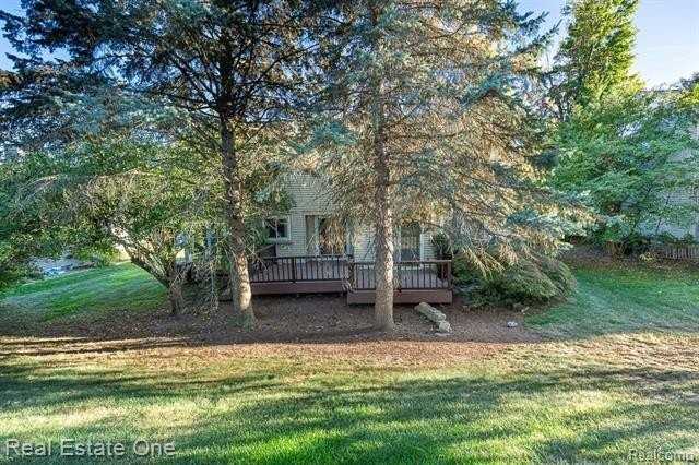 619 Whitney Dr - Photo 6 of 42