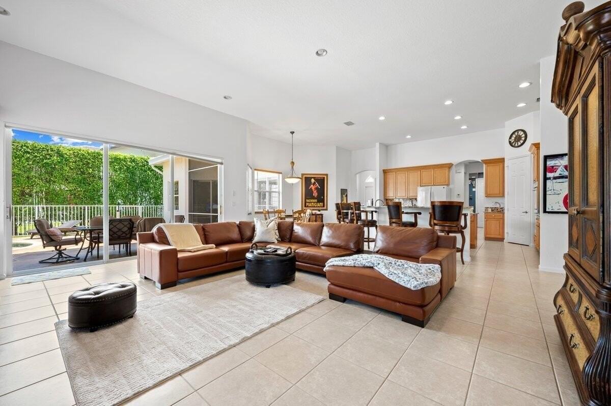 11727 Paradise Cove Lane - Photo 7 of 29