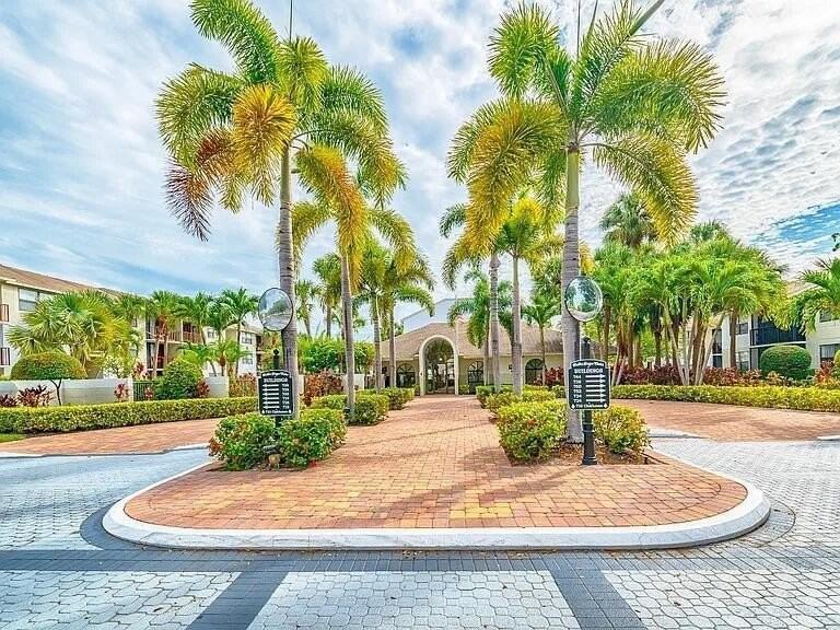 718 Executive Center Drive #34