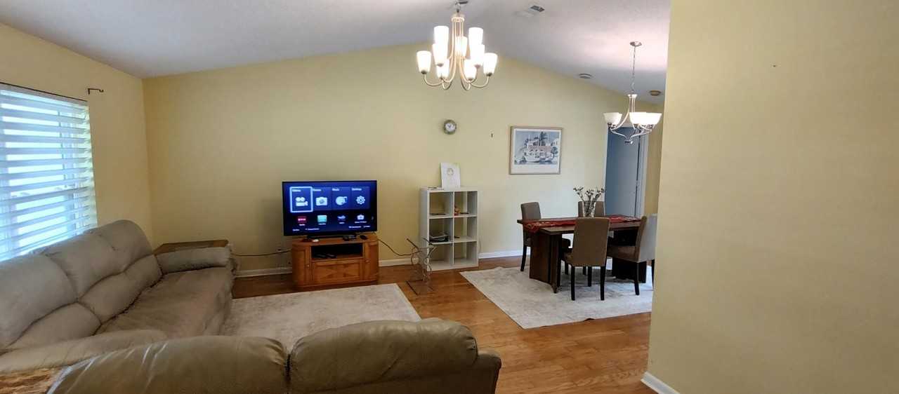 1132 Se Oriental Ave - Photo 3 of 39