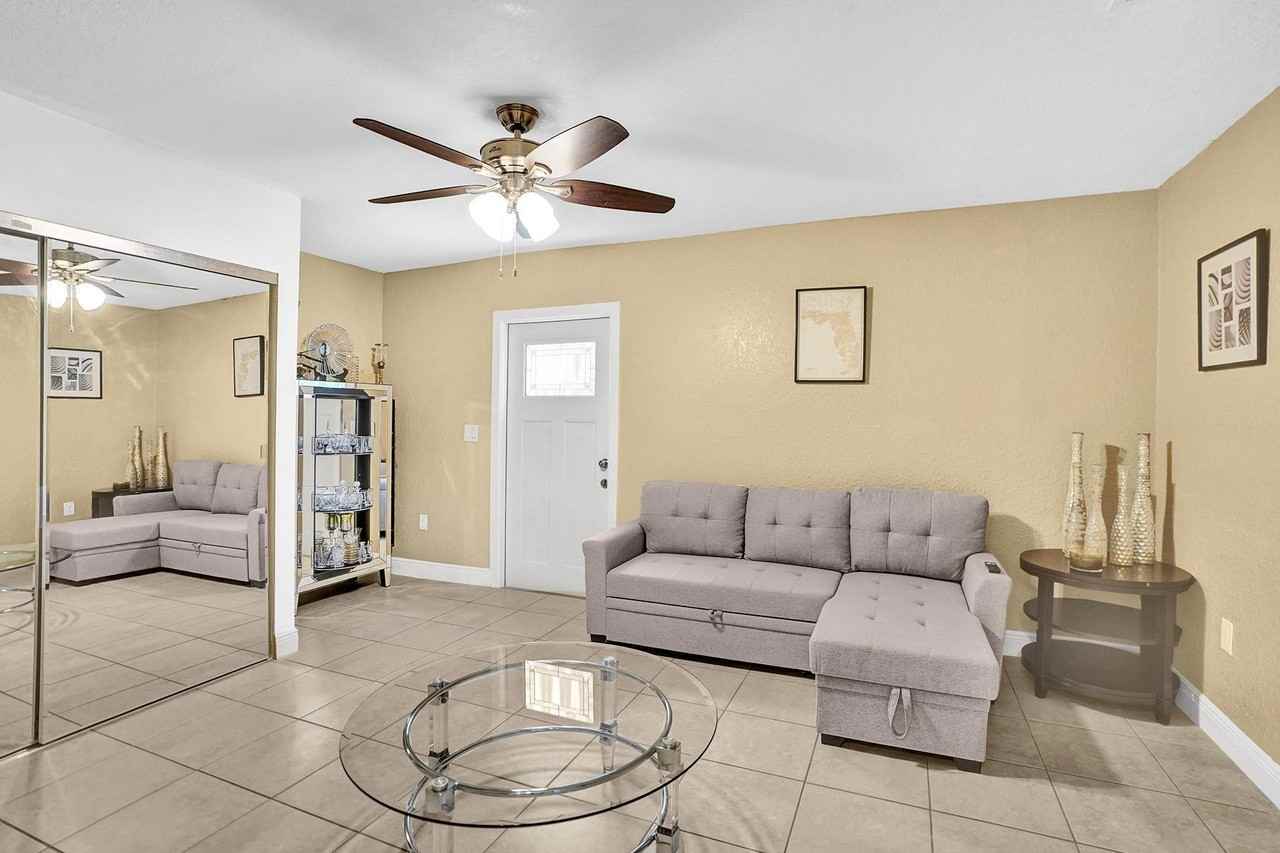 2349 Seminole Blvd - Photo 5 of 19