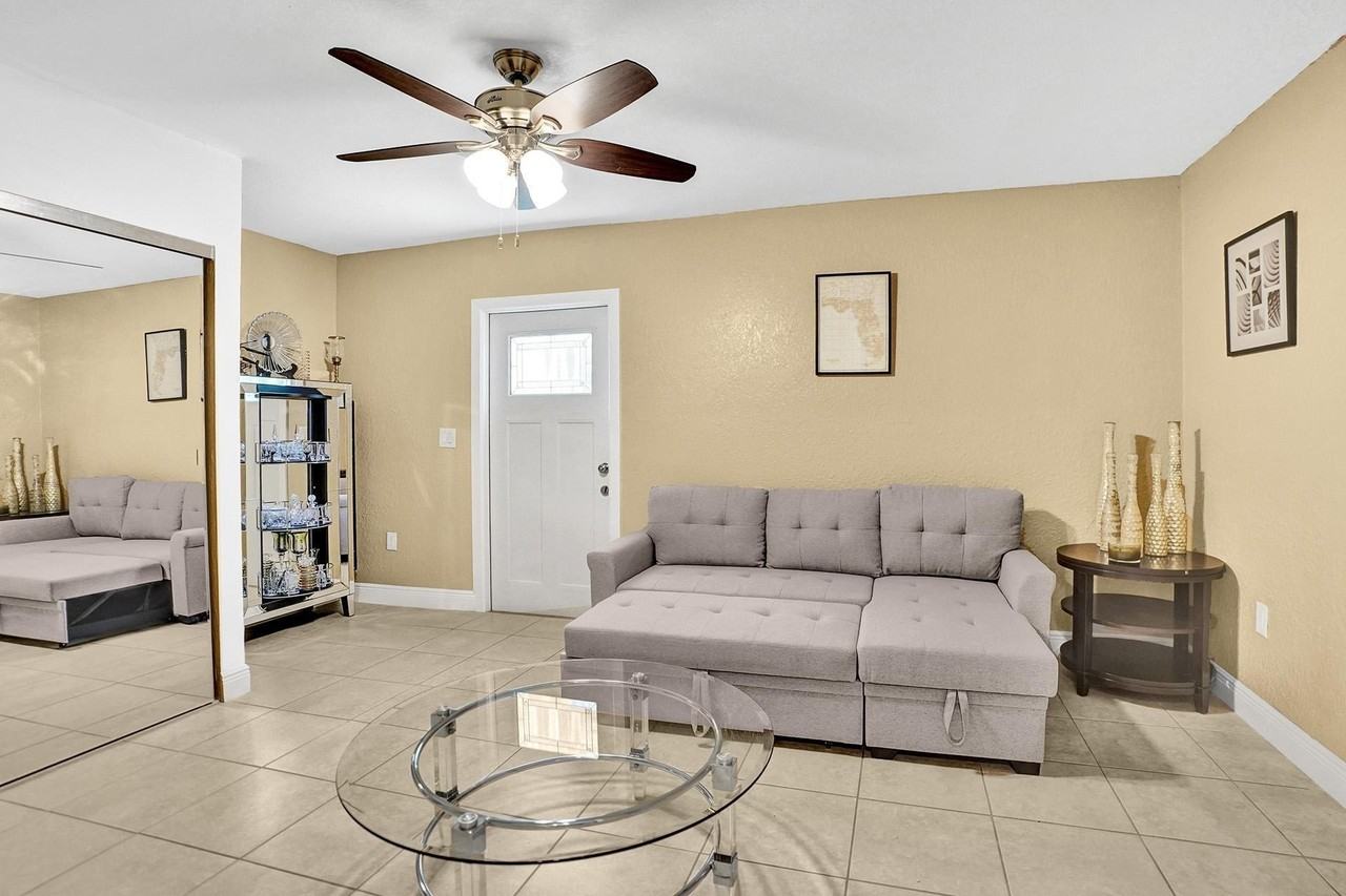 2349 Seminole Blvd - Photo 6 of 19