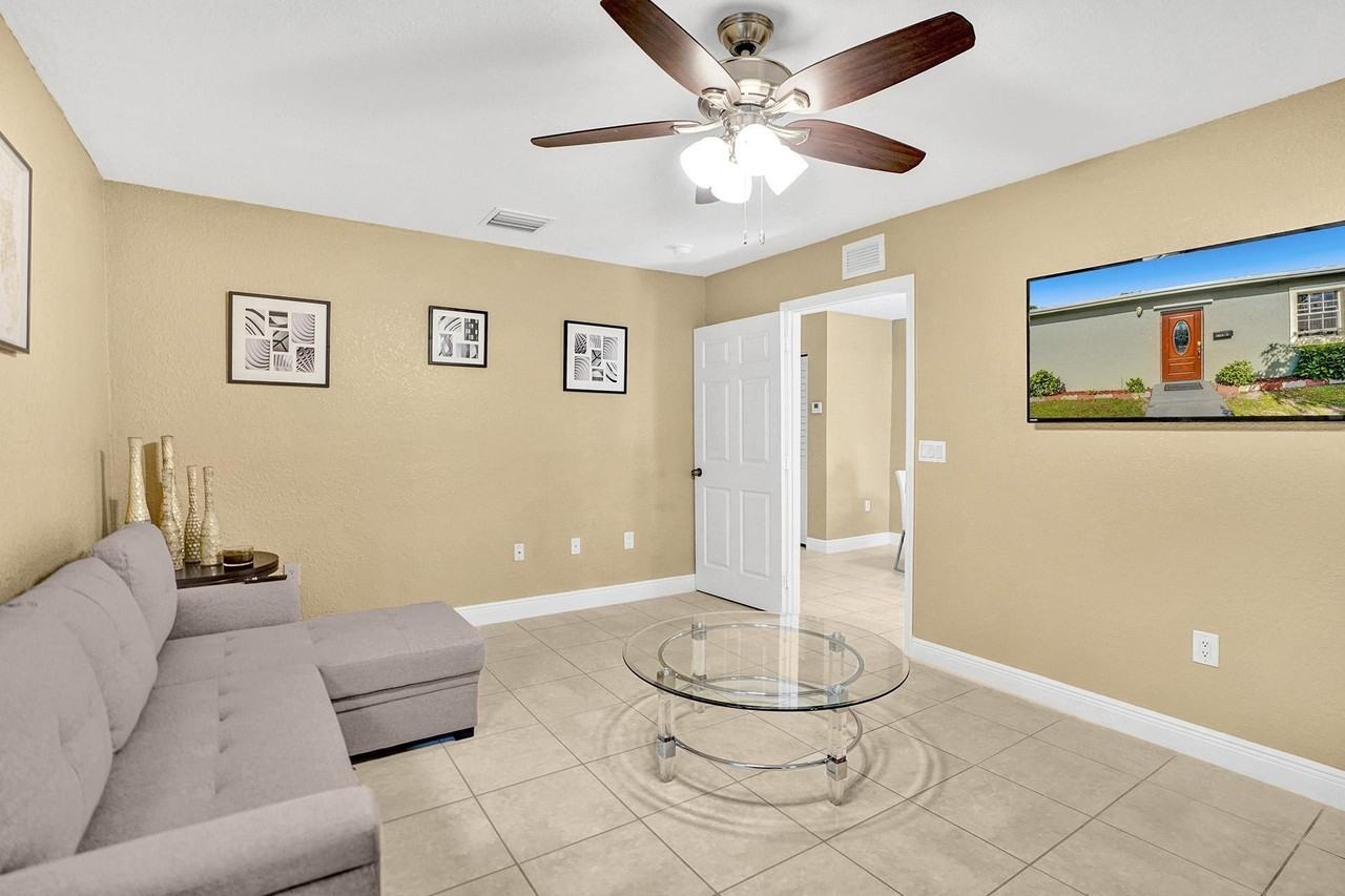 2349 Seminole Blvd - Photo 7 of 19