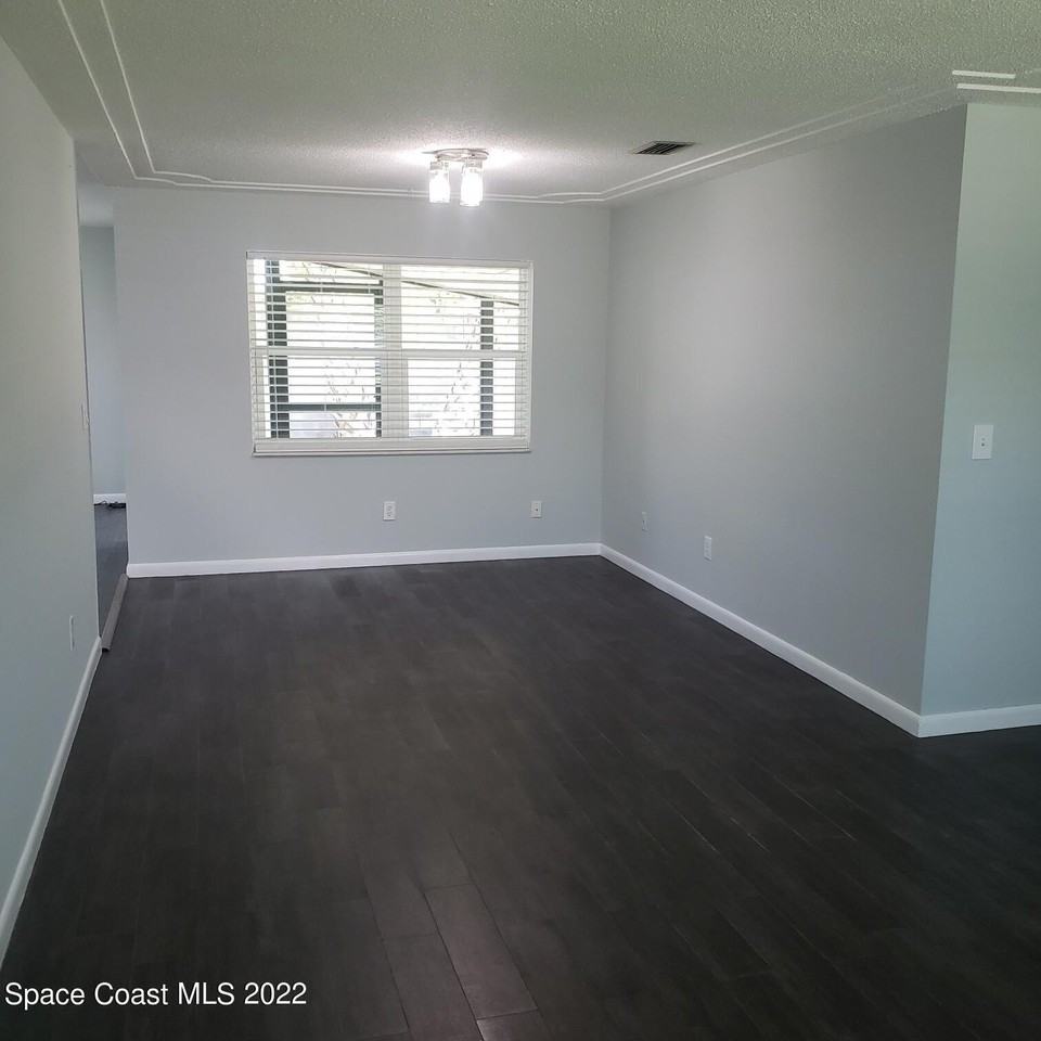 990 Butia St - Photo 3 of 21