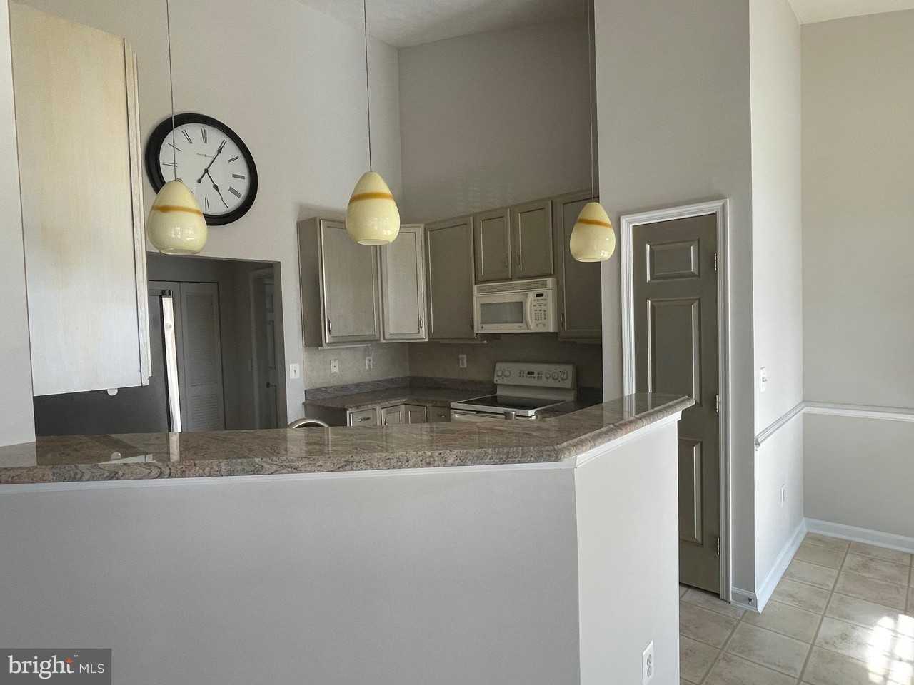 9608-R Amberleigh Ln Unit 9608r #9608R - Photo 6 of 21