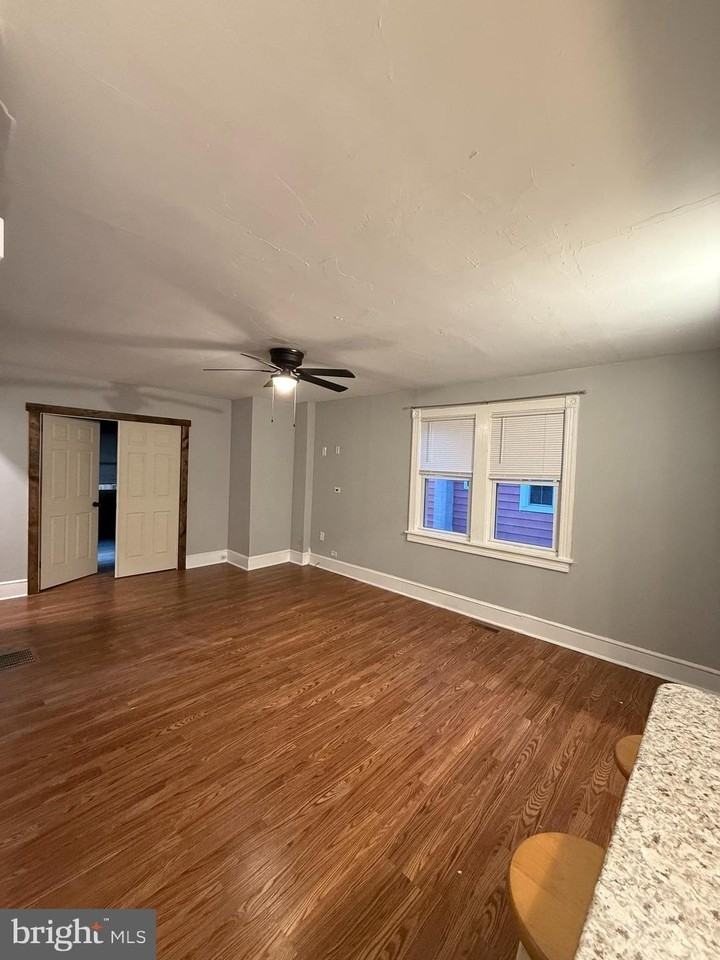 11B Eshbach Ln - Photo 5 of 22