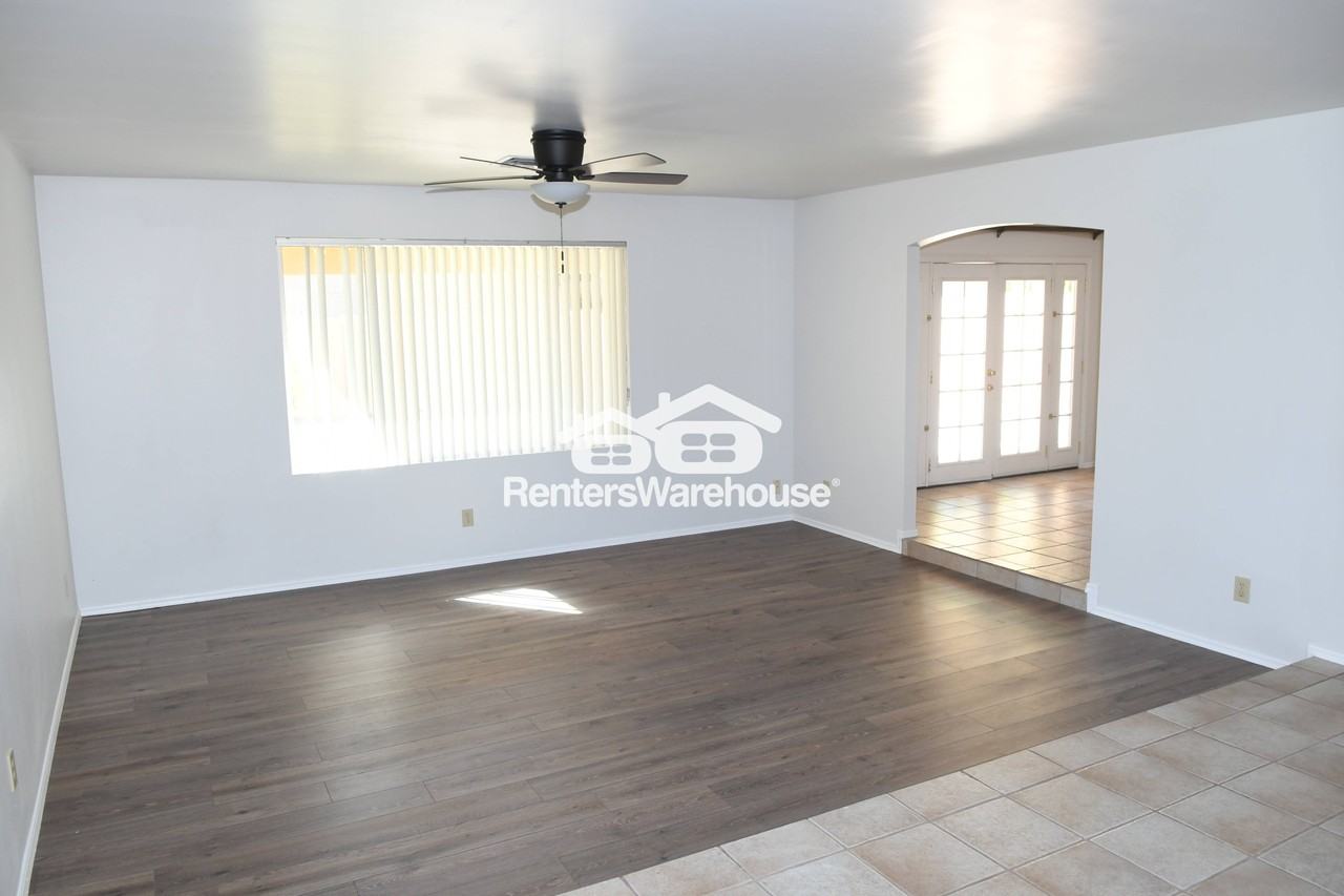 10700 E Hope Dr - Photo 2 of 17