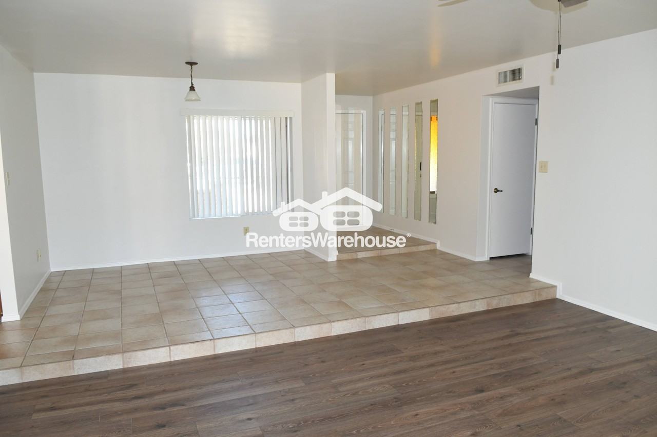 10700 E Hope Dr - Photo 3 of 17
