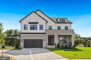 featured image of 841 N Manchester St